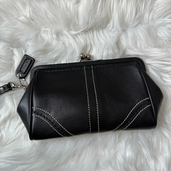 Coach RARE Kisslock Y2K Black Leather Clutch Wristlet - Picture 6 of 16